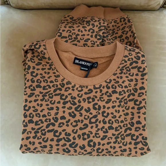 Blank NYC Caramel Brown Leopard Print Sweatshirt NWT New Size Medium - Picture 11 of 13